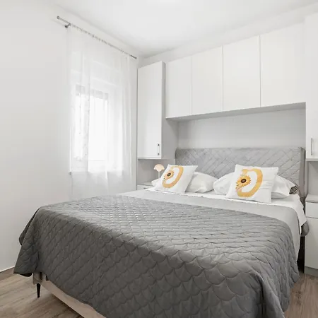 Comfort Lovely Diva 2, Ciovo, Okrug Апартаменти